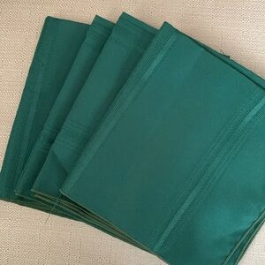 4 Kelly Green Napkins